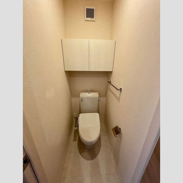 トイレ (温水洗浄暖房便座付トイレ♪)