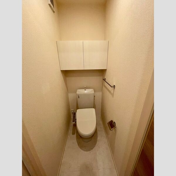 トイレ (温水洗浄暖房便座付トイレ♪)