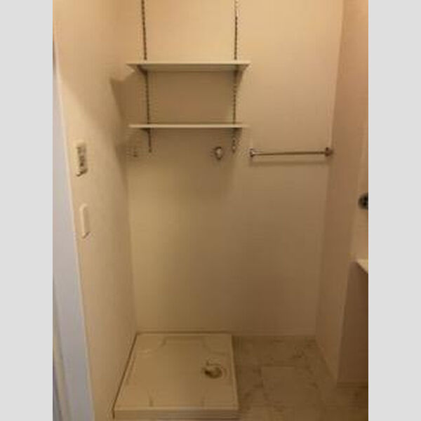 洗面所 (洗濯機置場)
