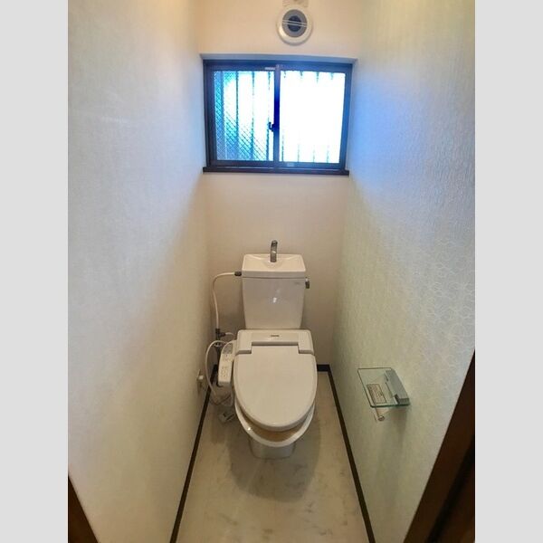 トイレ (温水洗浄便座付トイレ♪)