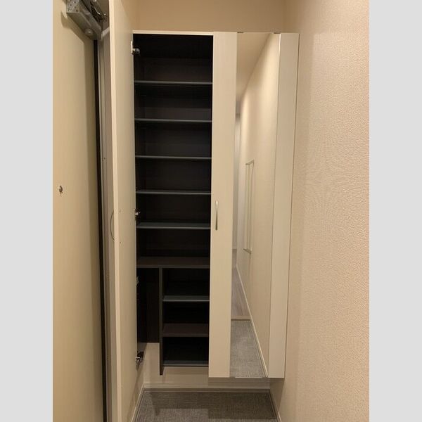 玄関 (シューズクローク)