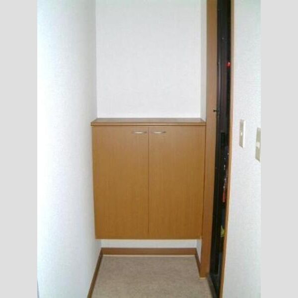 その他 (下駄箱)