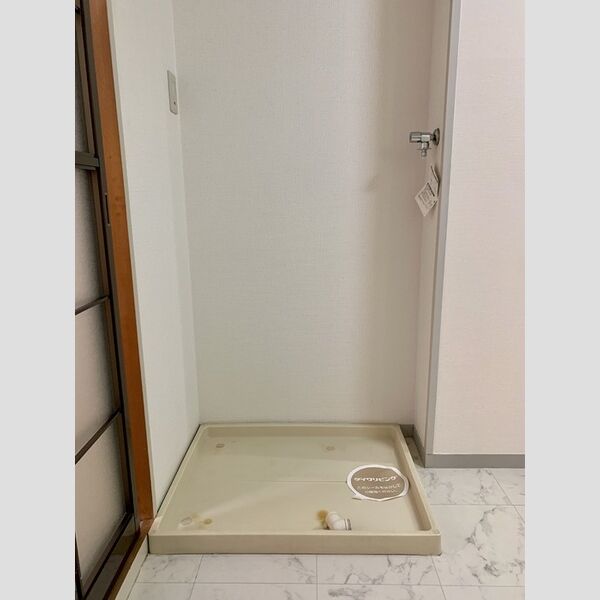 洗面所 (洗濯機置場)