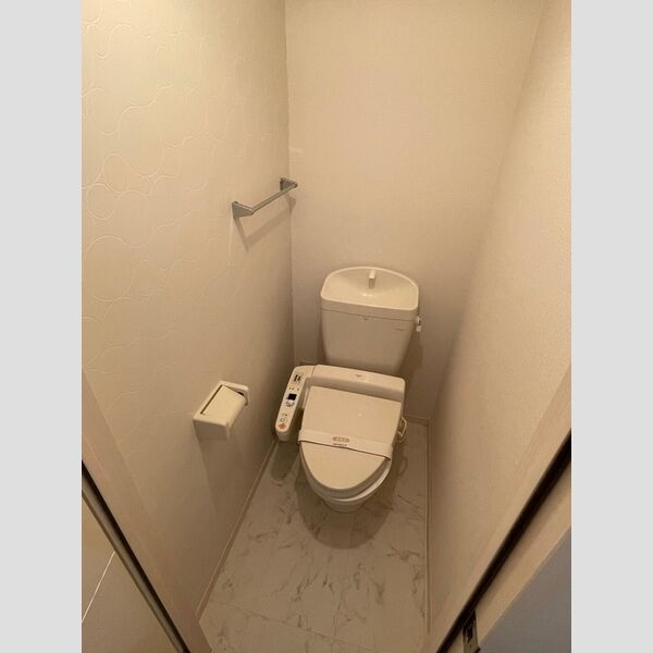 トイレ (温水洗浄暖房便座)