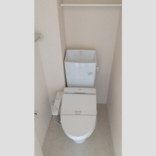 トイレ (温水暖房洗浄便座)