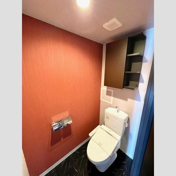 トイレ (温水洗浄暖房便座付トイレ♪)