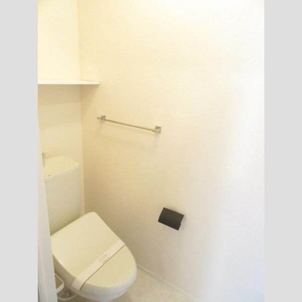 トイレ (トイレ)