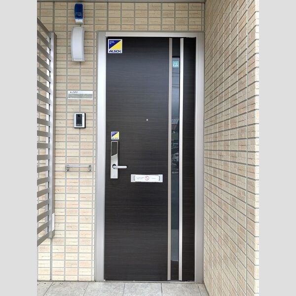 玄関 (玄関ドア)