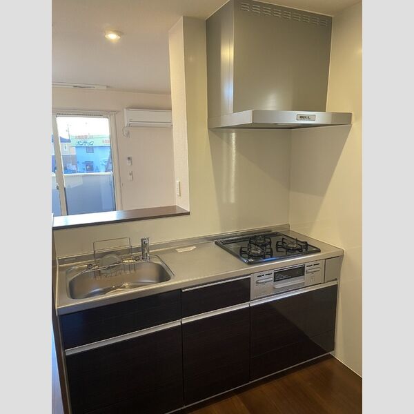 キッチン (システムキッチン　3口ガスコンロ付き)
