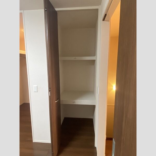 収納 (洋間　収納)