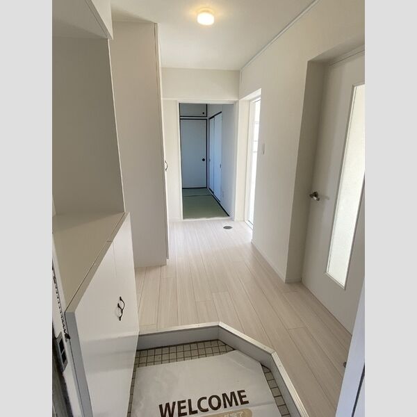 その他 (玄関廊下)