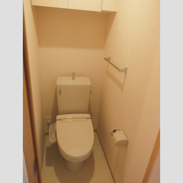 トイレ (トイレ)