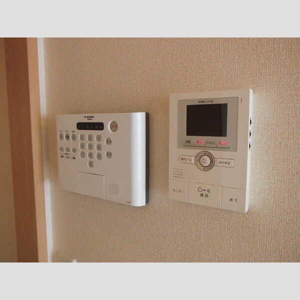その他設備 (モニター付インターホン(内側)　ホームセキュリティ操作盤)