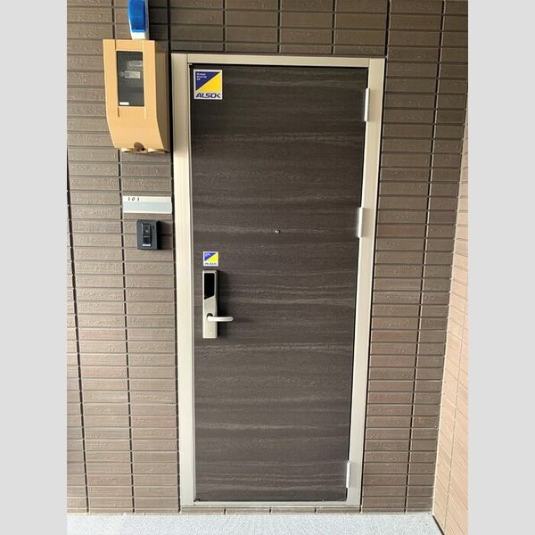 玄関 (玄関ドア)