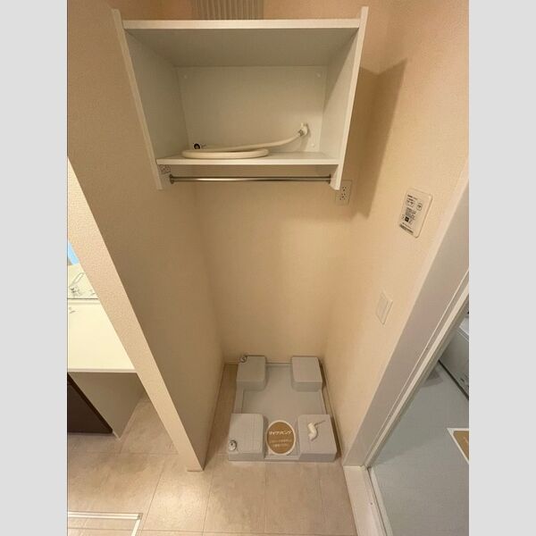 その他 (室内洗濯機置き場)