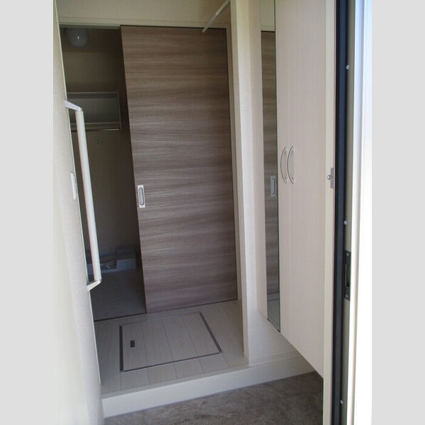 玄関 (シューズクローゼット)