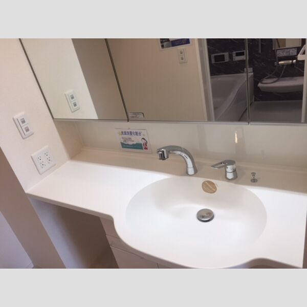 洗面所 (洗髪洗面化粧台)