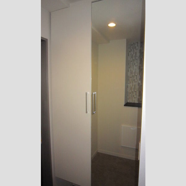 その他 (シューズクローゼット　全身鏡付き)