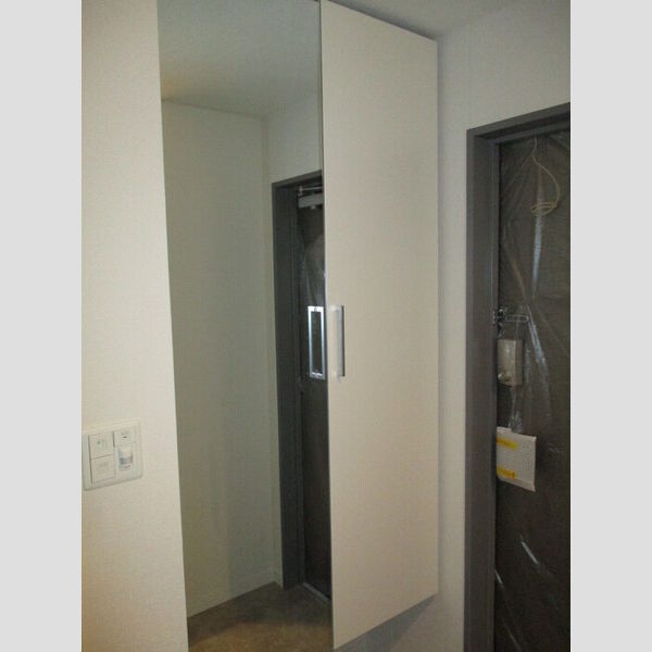 その他 (シューズクローゼット　全身鏡付き)