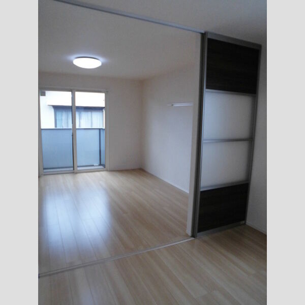 その他 (南側洋室)