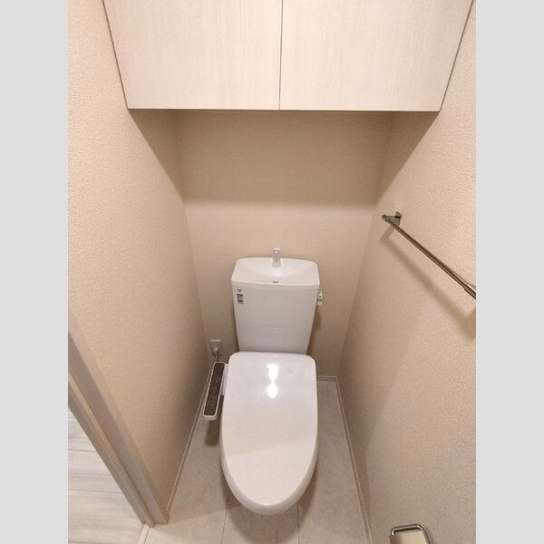 トイレ (温水洗浄暖房便座)