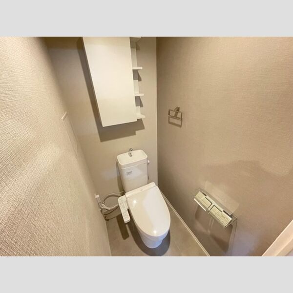 トイレ (温水洗浄暖房便座)