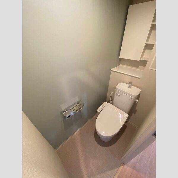 トイレ (トイレ　温水洗浄暖房便座付き)