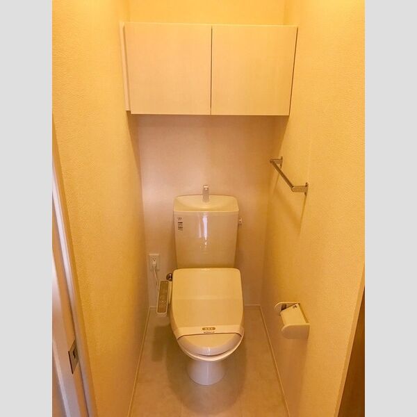 トイレ (温水洗浄便座付トイレ♪)