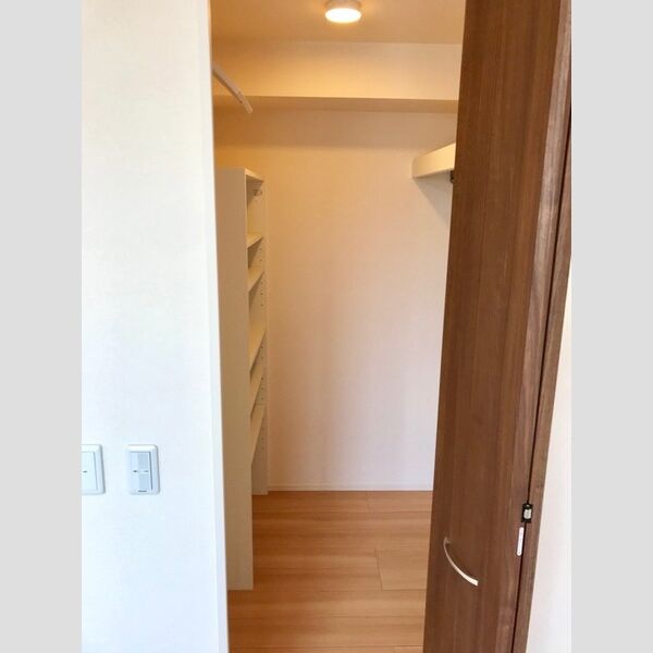 収納 (ウォークインクローゼット♪)