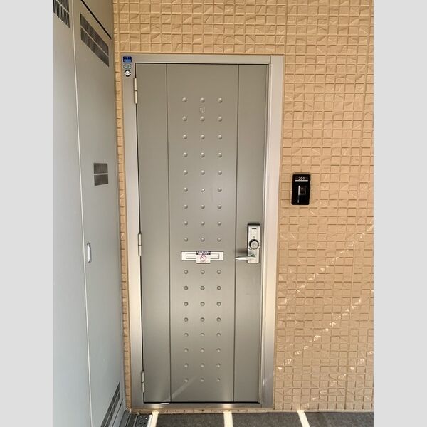 玄関 (玄関ドア)
