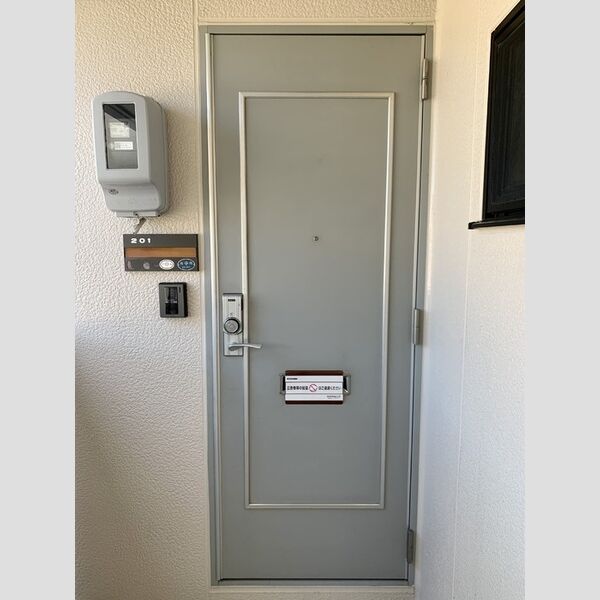 玄関 (玄関ドア)