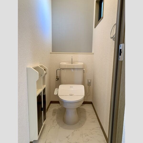 トイレ (温水洗浄暖房便座)