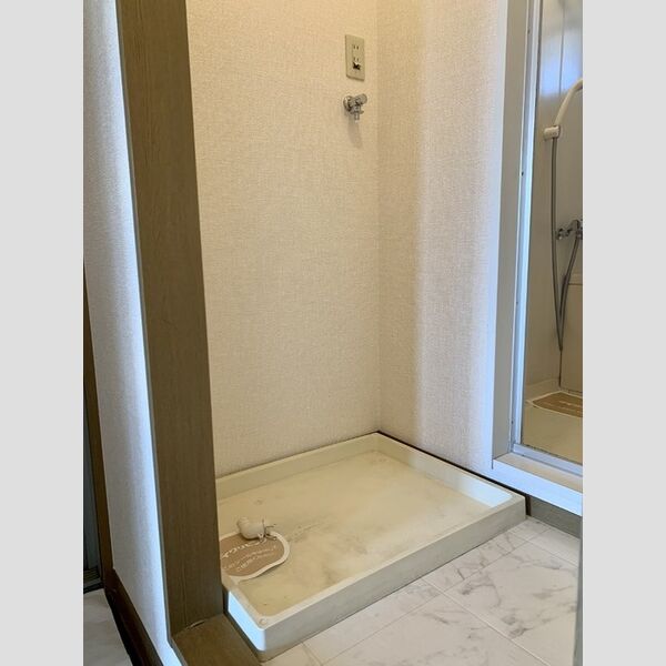 洗面所 (洗濯機置場)