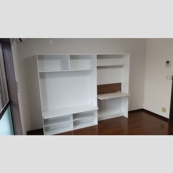 居室・リビング (収納棚)