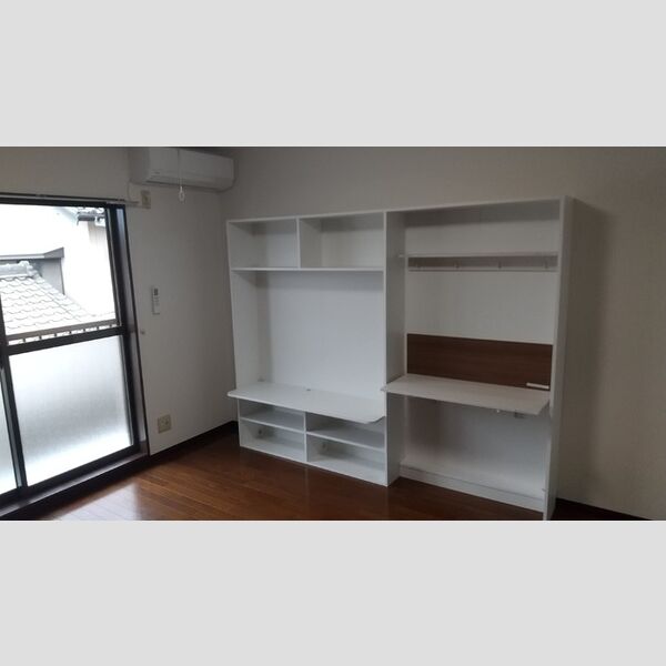 居室・リビング (洋間収納棚)