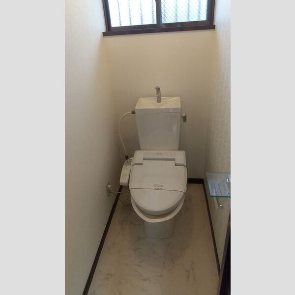 トイレ (温水洗浄暖房便座)