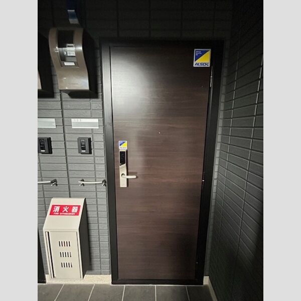 玄関 (玄関ドア)