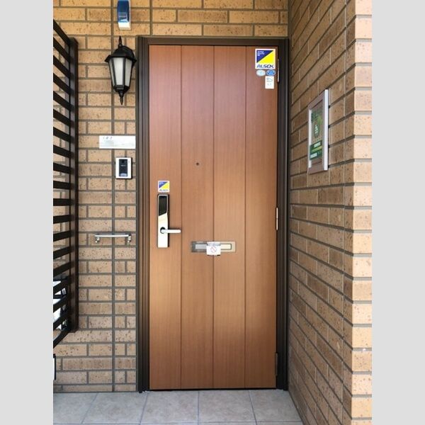 玄関 (ALSOK付　ICカードキー♪)