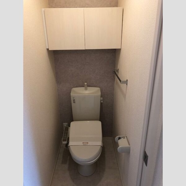 トイレ (温水洗浄便座付トイレ♪)