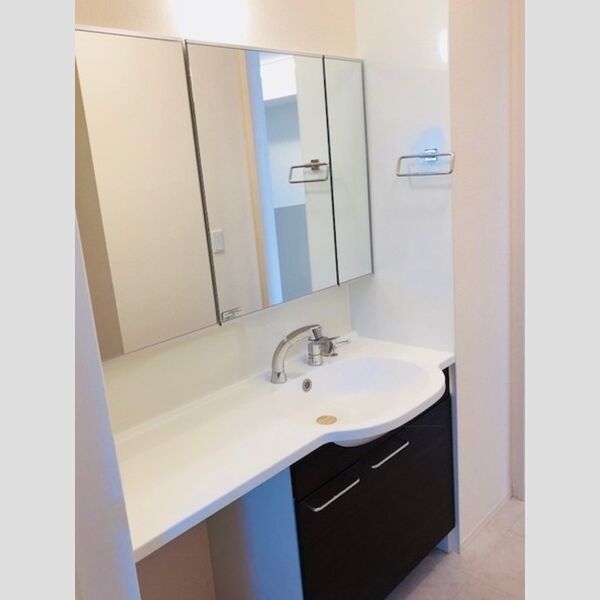 洗面所 (洗髪機能付洗面化粧台♪)