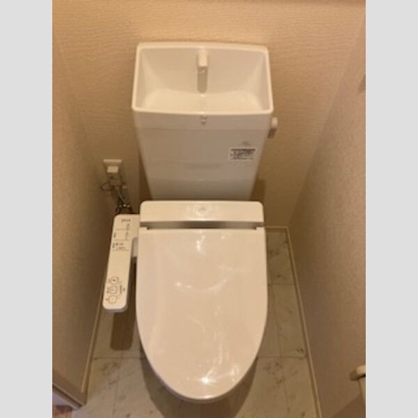 トイレ (温水洗浄暖房便座)