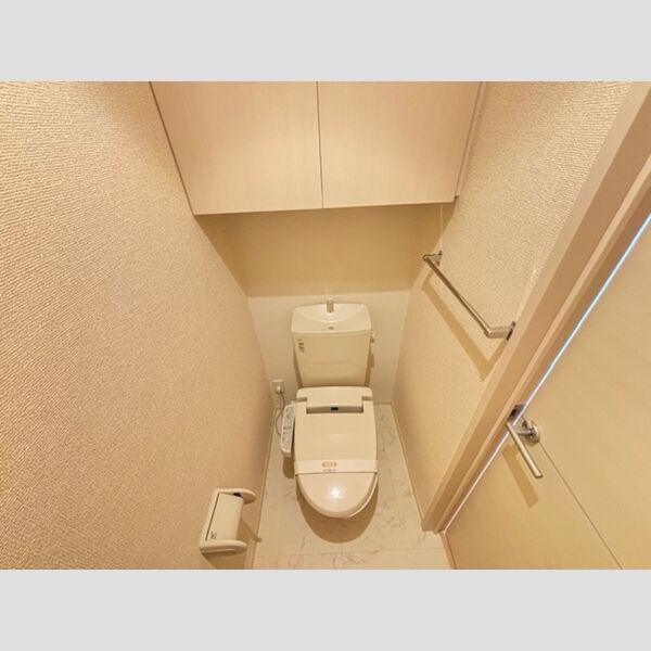 トイレ (温水洗浄暖房便座)