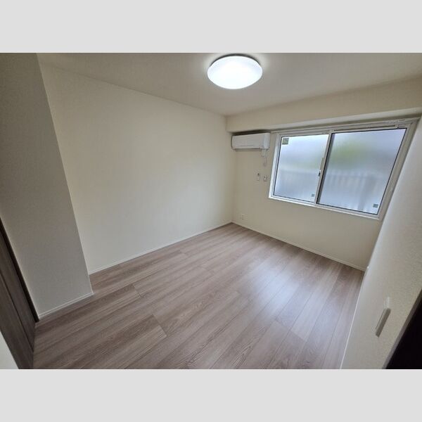 その他 (北側洋室)