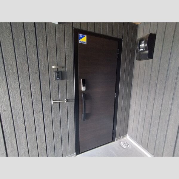 玄関 (玄関ドア)