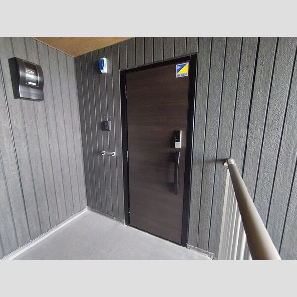 玄関 (玄関ドア)