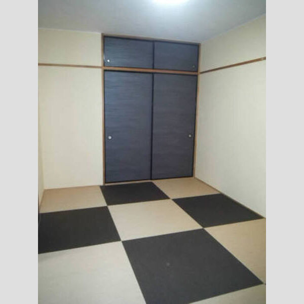 その他 (303 フロアタイル畳調でオシャレなお部屋です!)