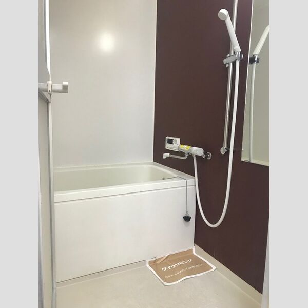 バス (303　浴室)