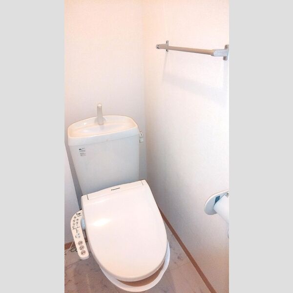 トイレ (温水洗浄暖房便座)