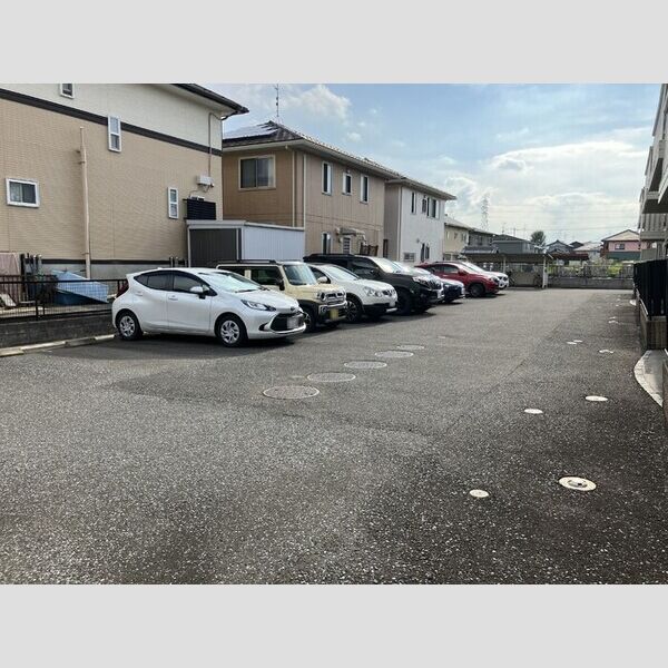 駐車場 (駐車場)