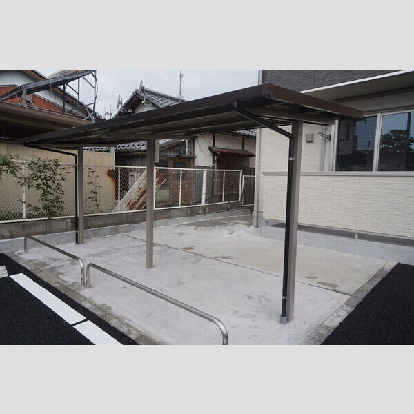 現地周辺 (駐輪場)